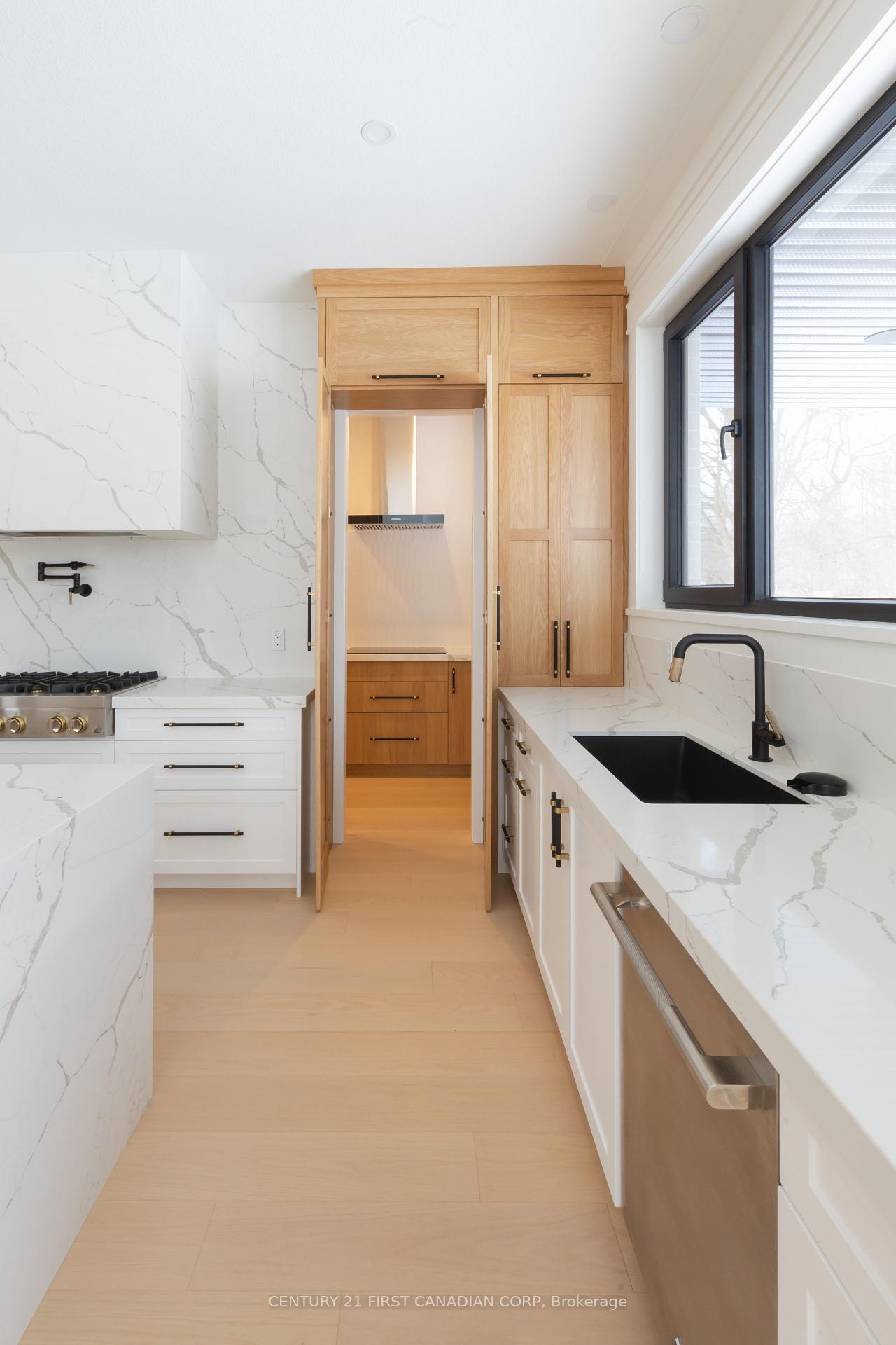 Property Photo: 3124 Gillespie Trail ON N6P 0L4
