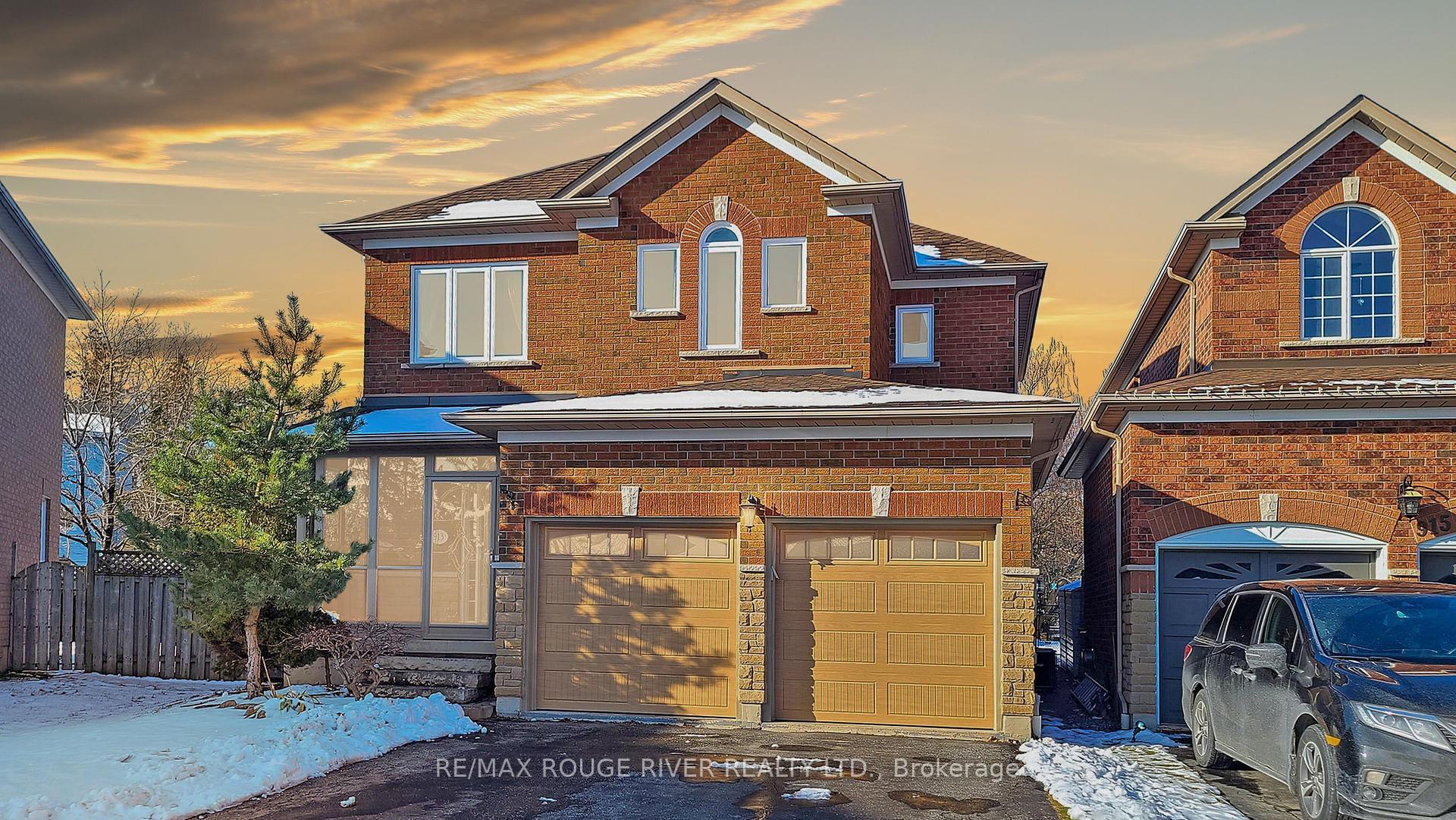 913 Wingarden Crescent  Pickering ON L1V 7C5 photo