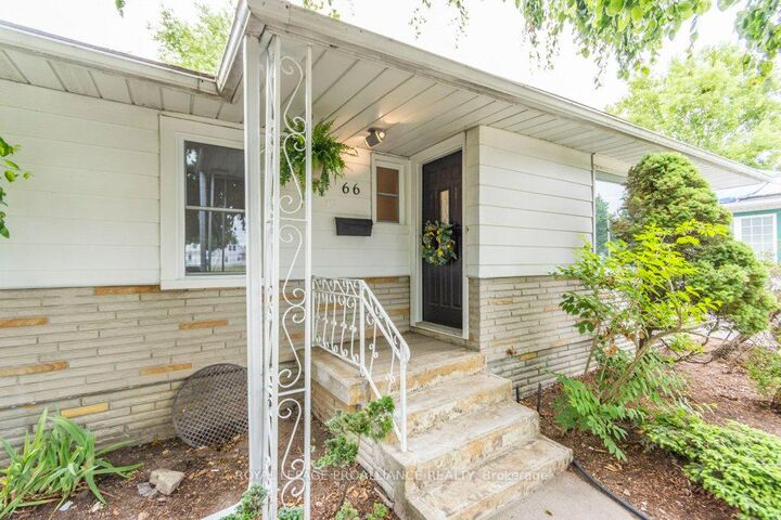 Property Photo:  66 Kerr Crescent  ON K8V 2W4 