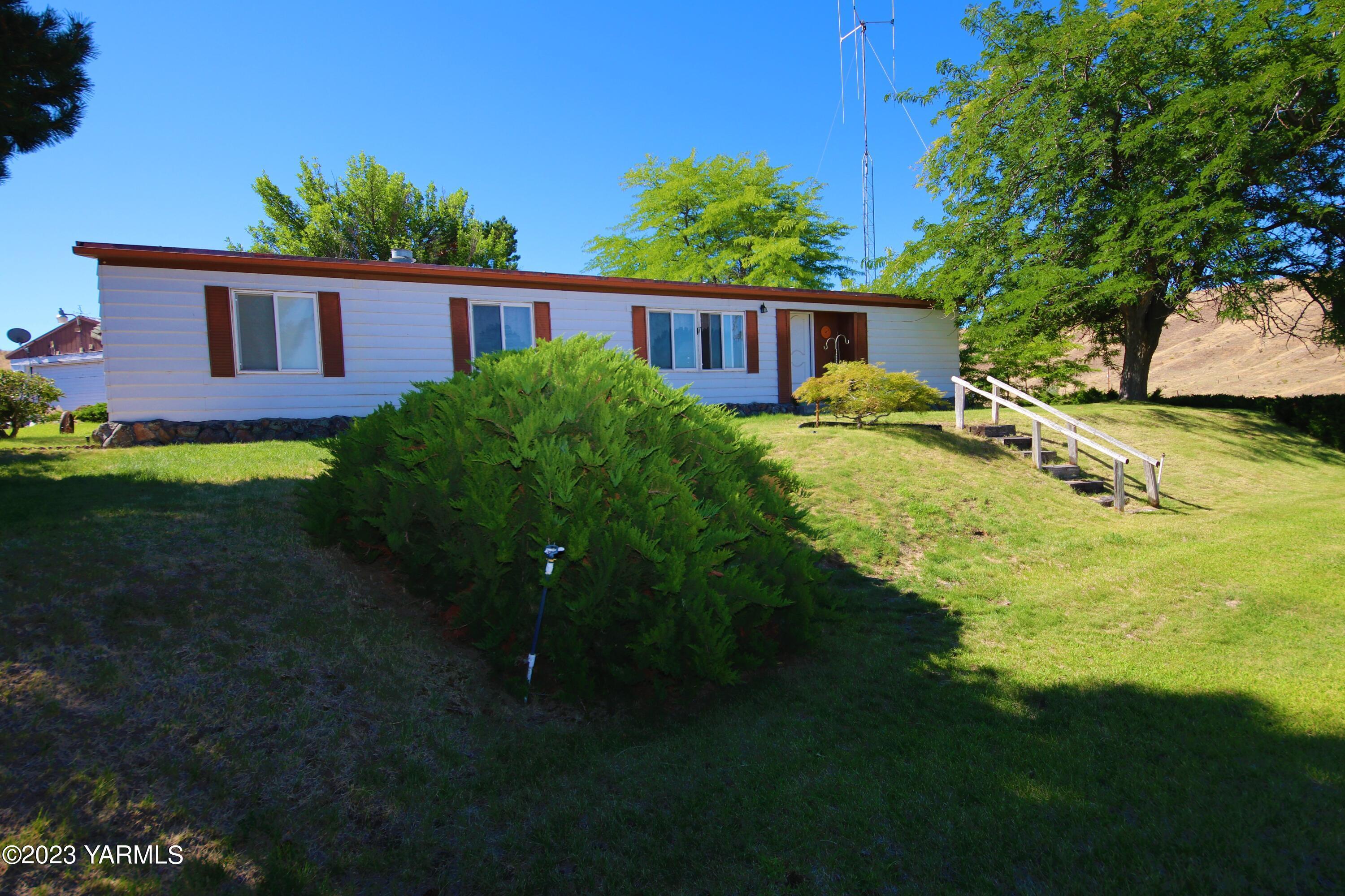 Property Photo: 4920 S Wenas Rd WA 98942