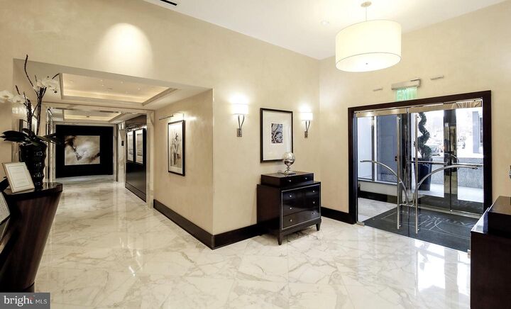 Property Photo: 1111 19th Street N 1908 VA 22209