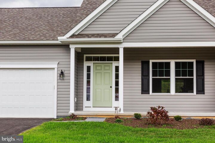 Property Photo:  16 Ridgewood Road (Douglas)  PA 17566 