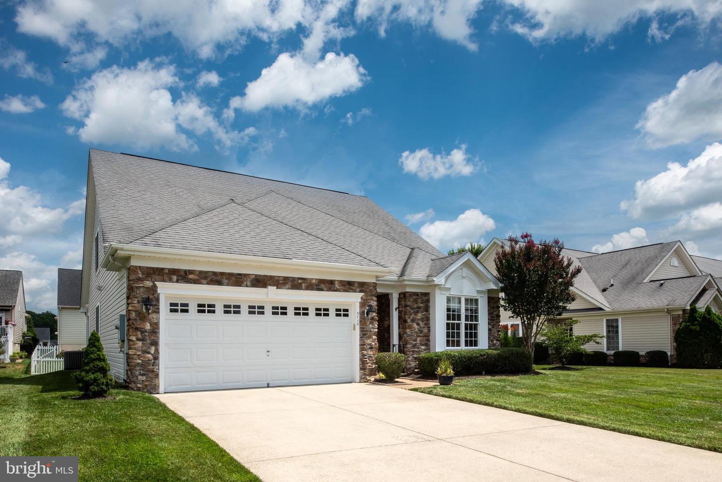 Property Photo: 5715 W Kesslers Crossing VA 22407