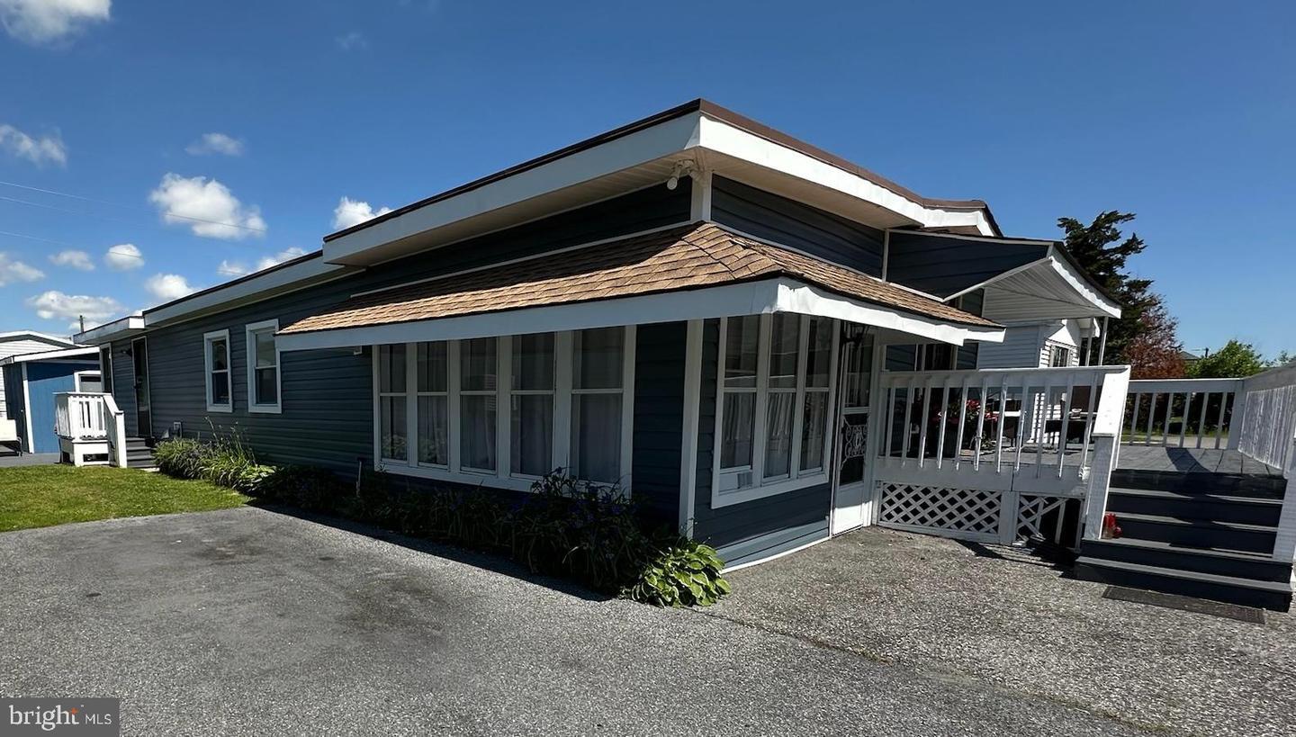 Property Photo: 9916 Golf Course Rd 54 MD 21842