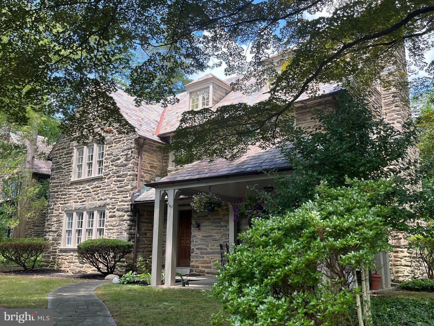 Property Photo: 7101 Greene Street PA 19119