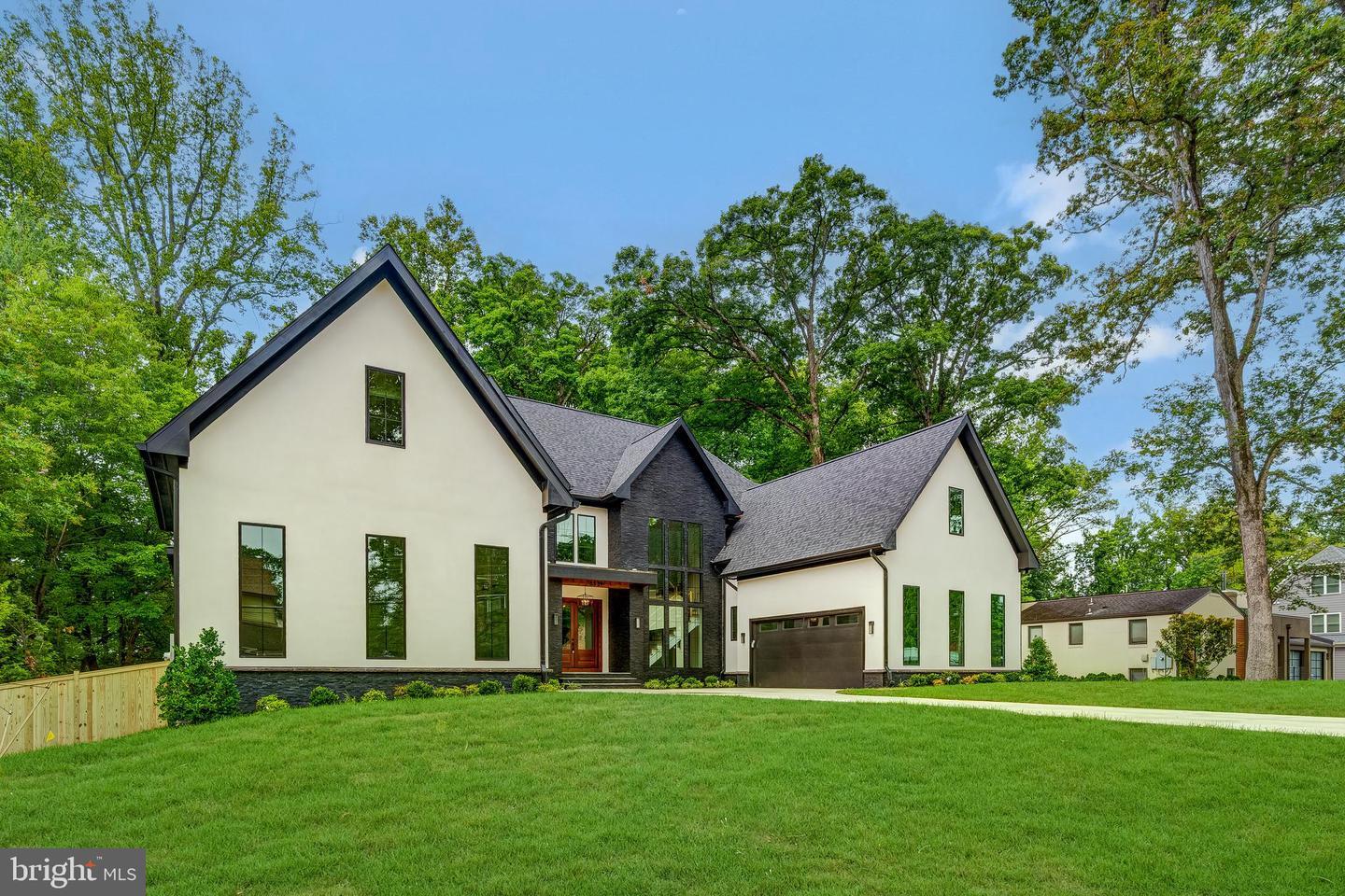Property Photo: 8539 Aponi Road VA 22180