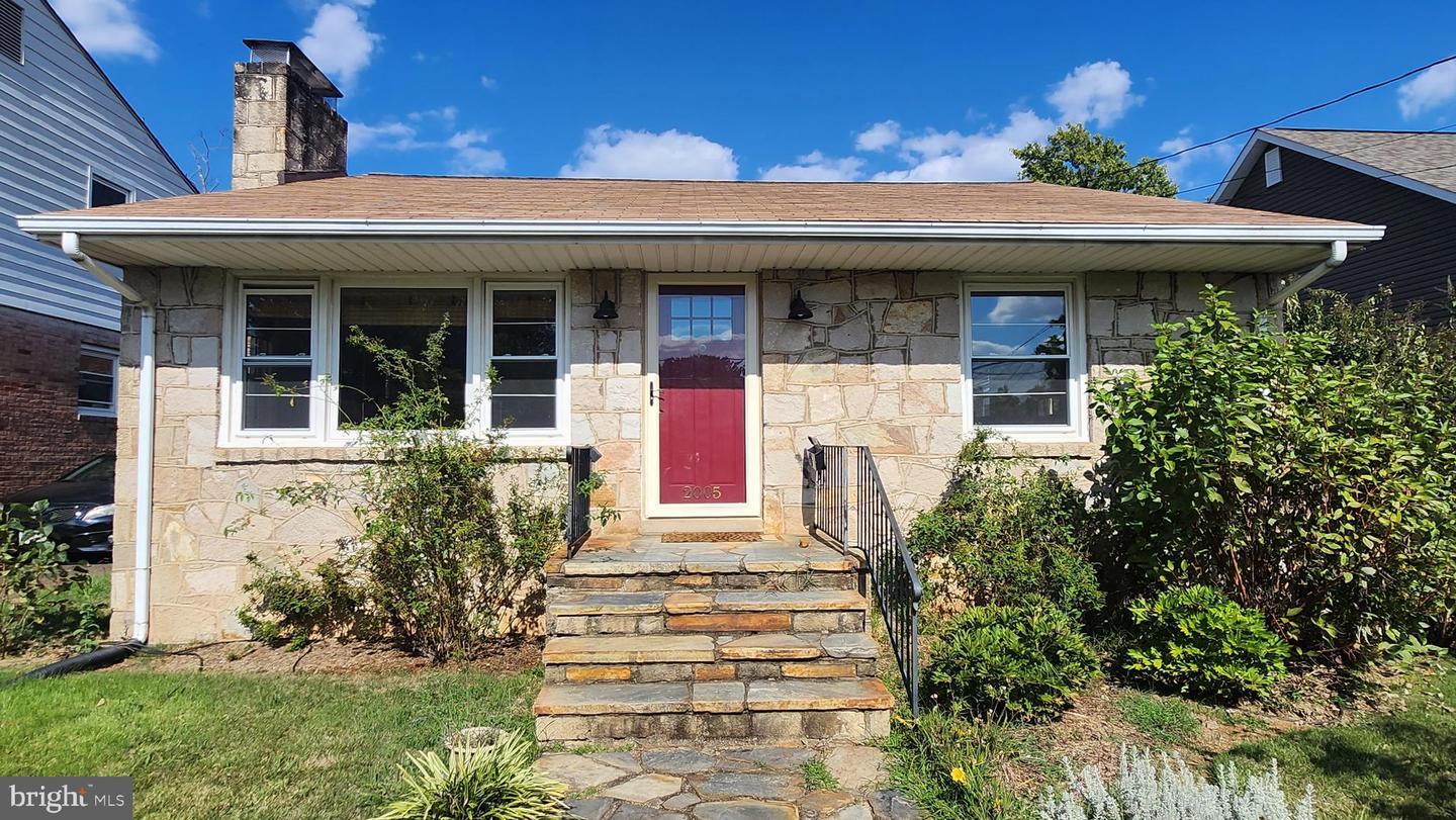Property Photo: 2005 Washington Avenue VA 22401