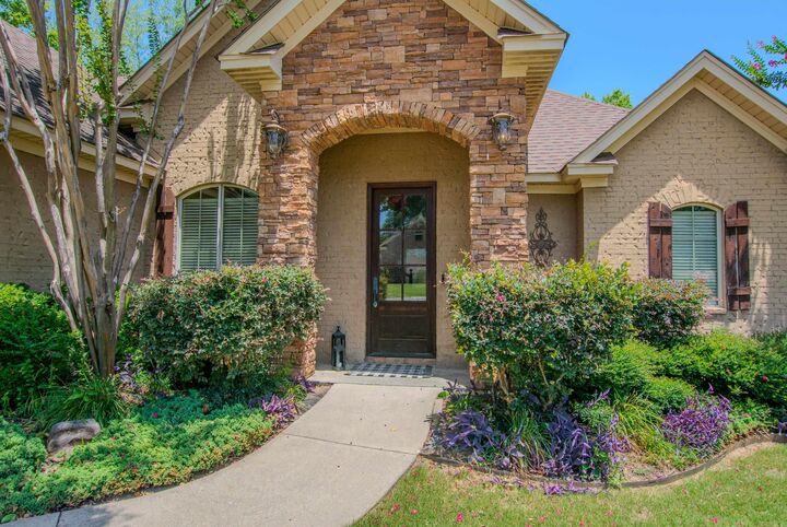 Property Photo: 3611 Robinwood Circle AR 72022