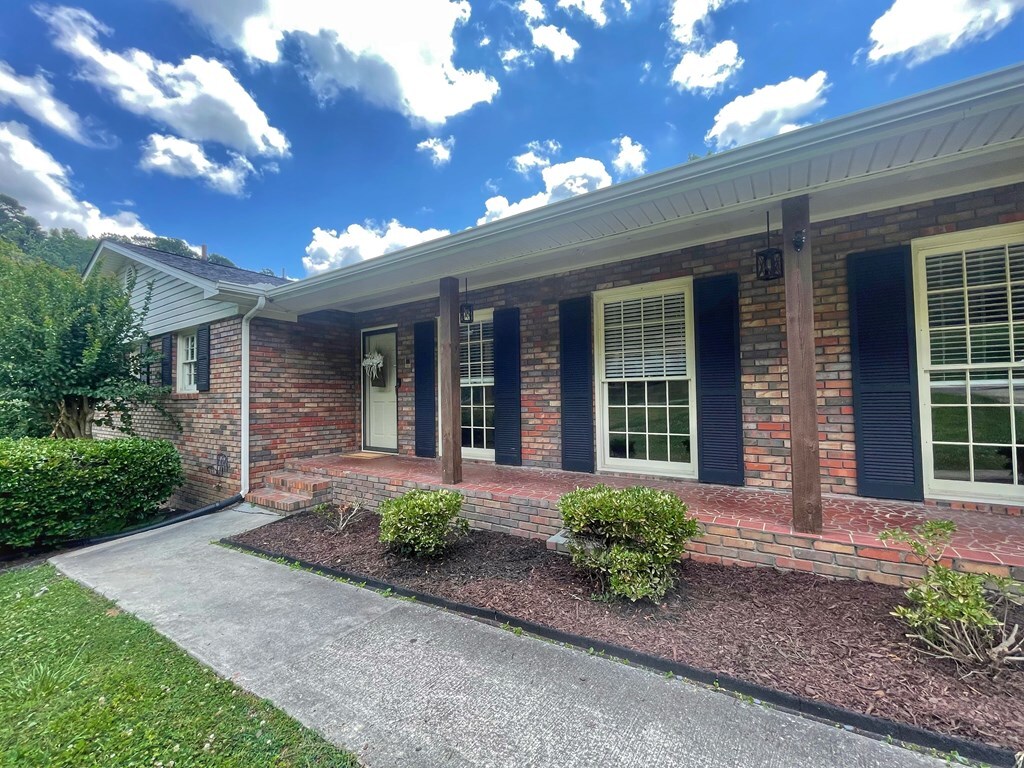 Property Photo:  1229 Valencia Drive  GA 30720 