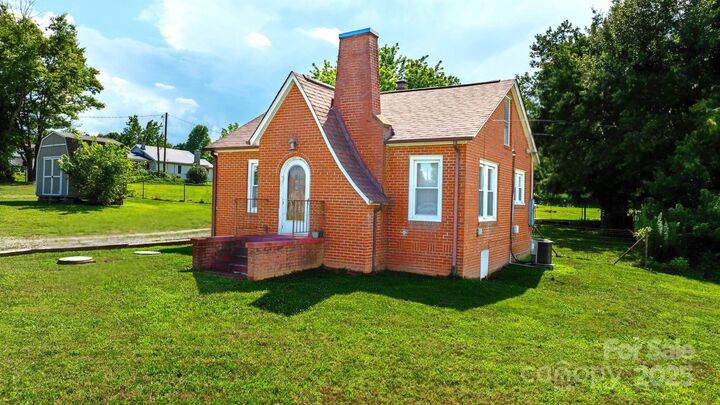 Property Photo:  7688 Old Nc 10 Highway  NC 28612 