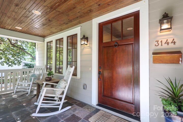 Property Photo: 3144 Sunset Drive NC 28209