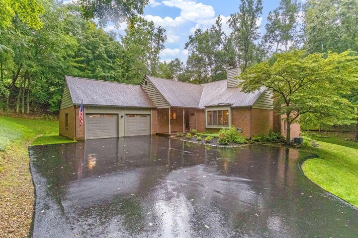 Property Photo:  976 Hillside Drive  OH 43055 