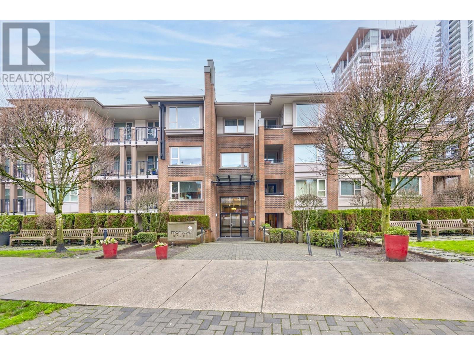 Property Photo: 4728 Dawson Street 305 BC V5C 0A9