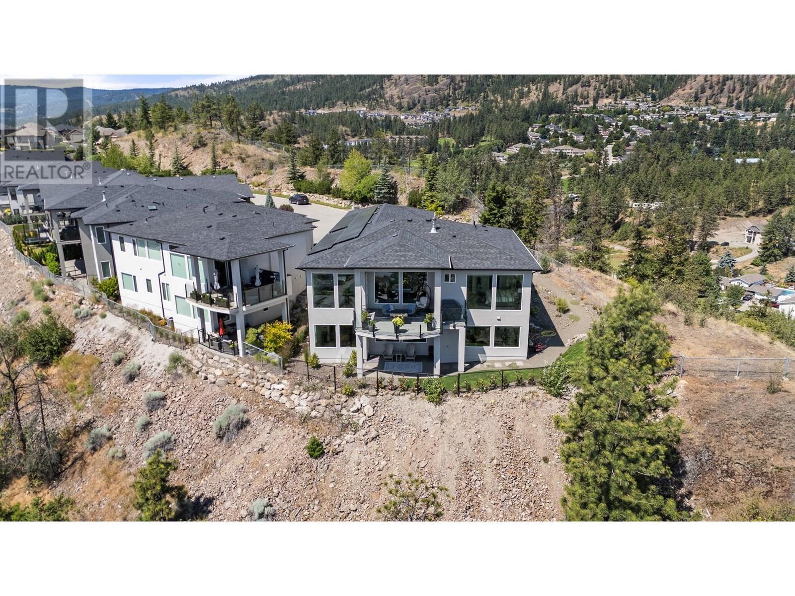 Property Photo: 2502 Hedgestone Drive BC V4T 2Y3