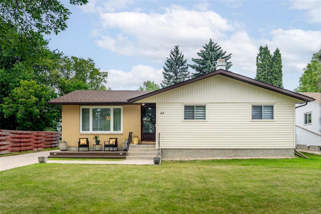 Property Photo: 43 Hammond Road MB R2R 1L9