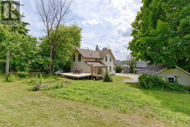 Property Photo:  199 Bonnechere Street West  ON K0J 1T0 
