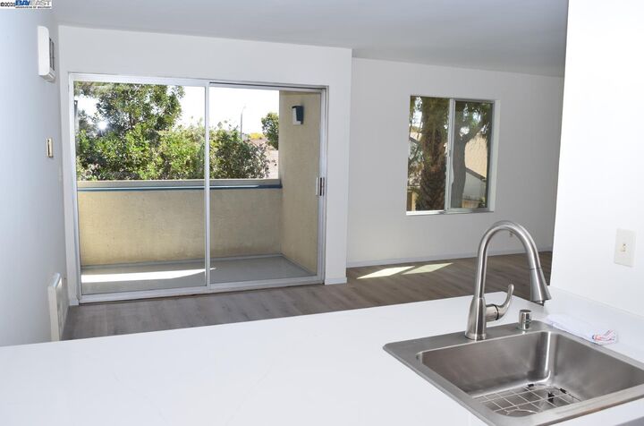955 Shorepoint Ct 110  Alameda CA 94501 photo