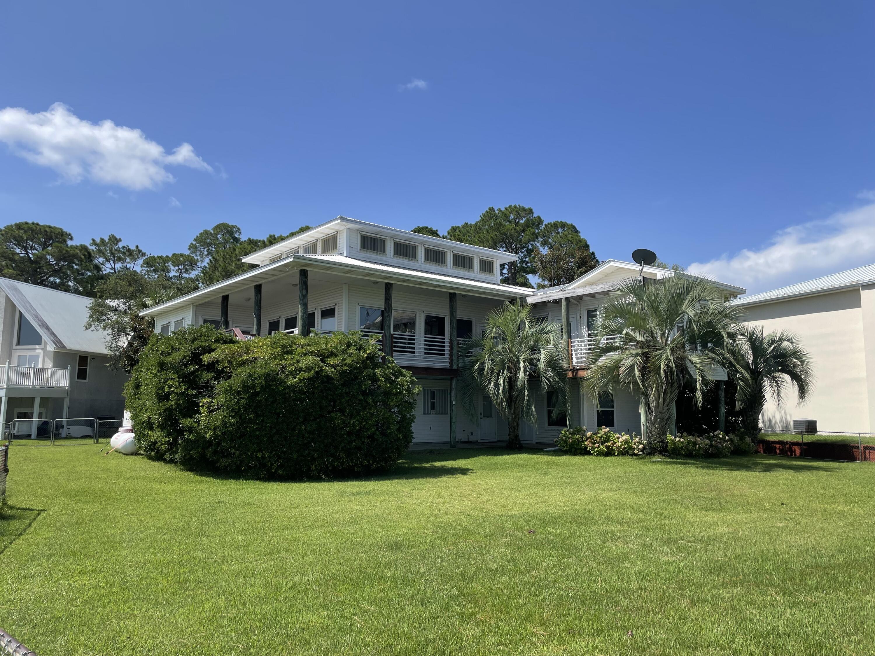 Property Photo: 323 Bay Circle Drive FL 32459