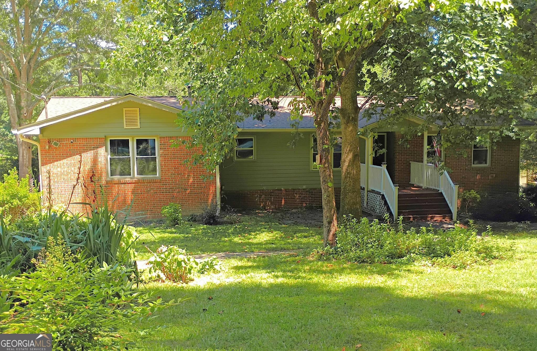 Property Photo: 2545 Rockbridge Road NW GA 30012