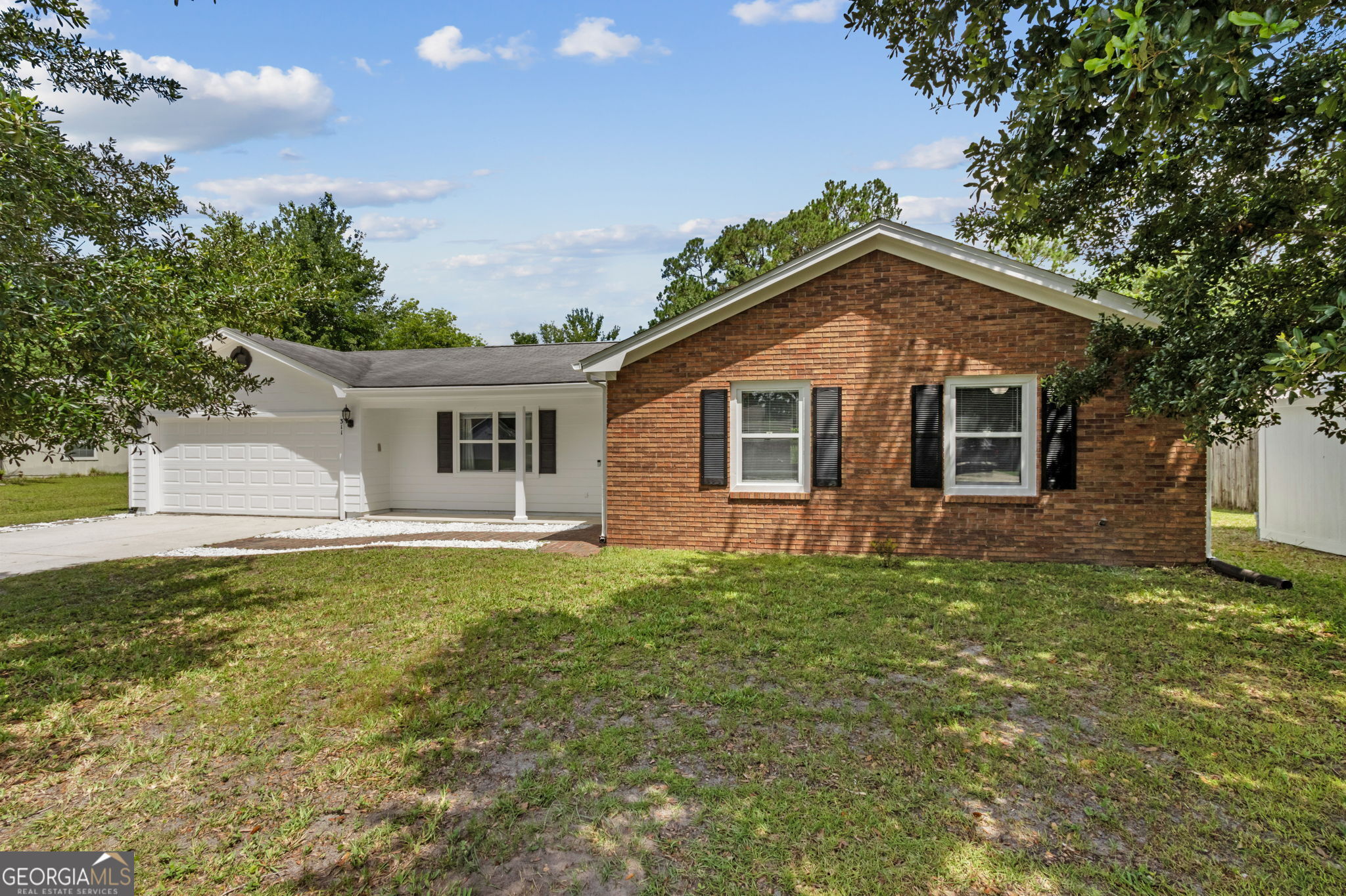 Property Photo:  311 Briarwood Circle  GA 31548 