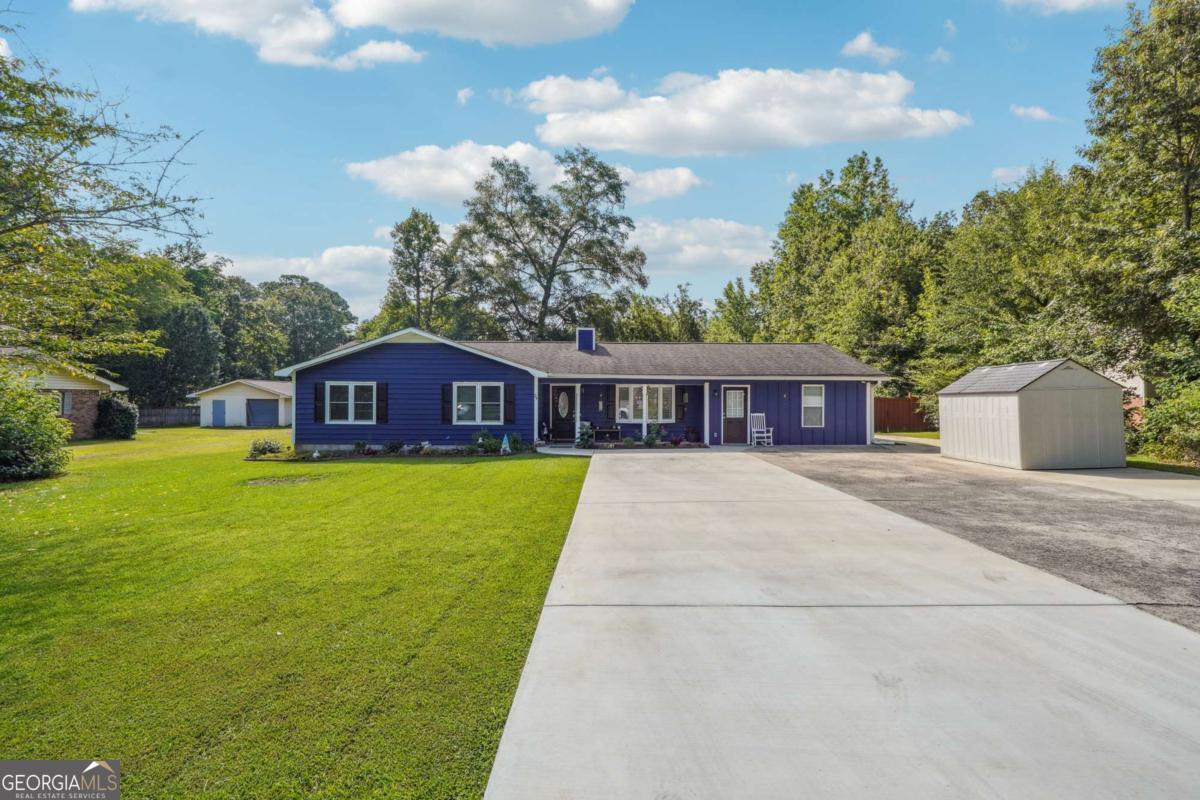 Property Photo: 29 Williamsburg Drive NW GA 30165