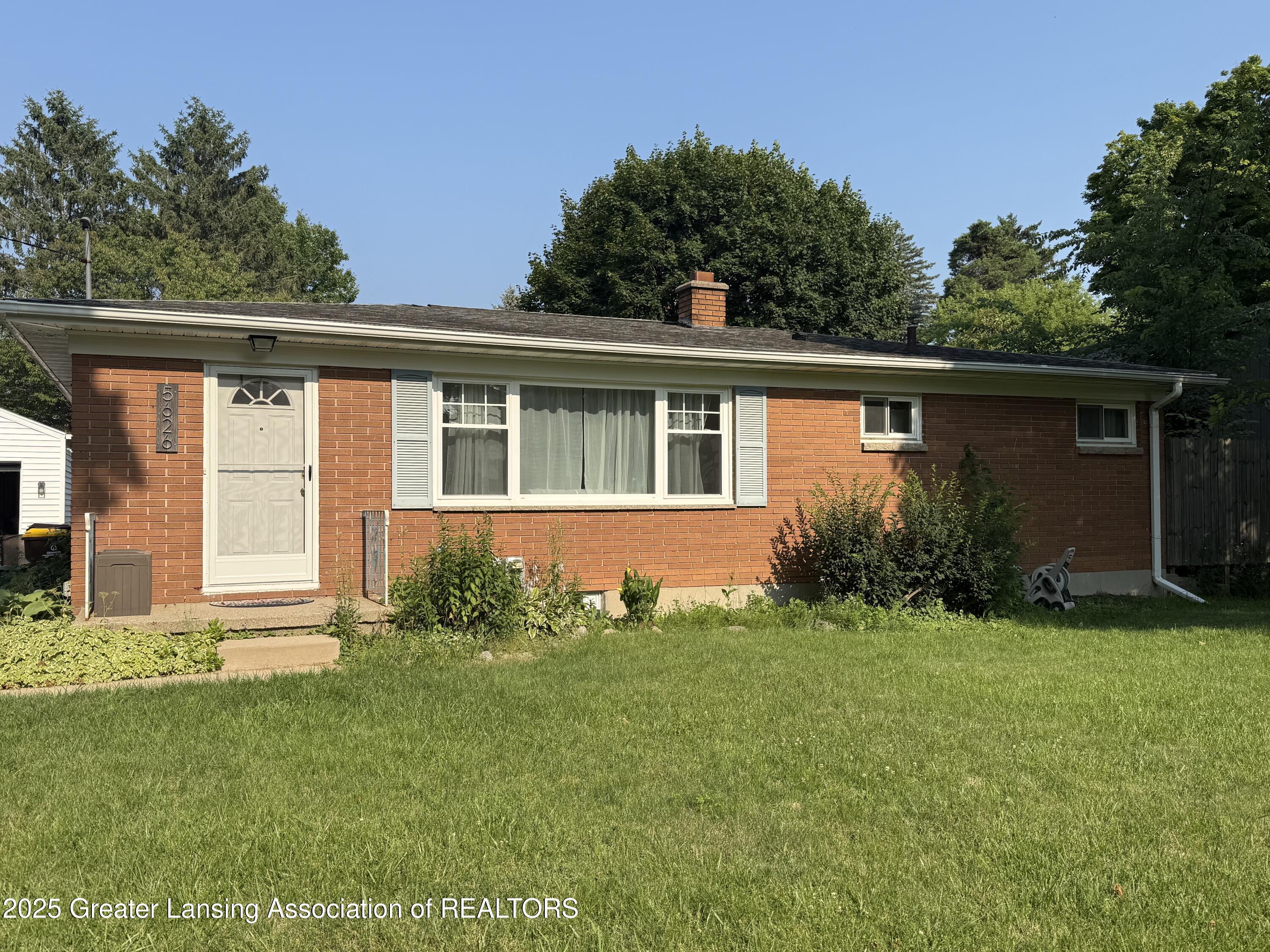 5626 Hallendale Road  Haslett MI 48840 photo