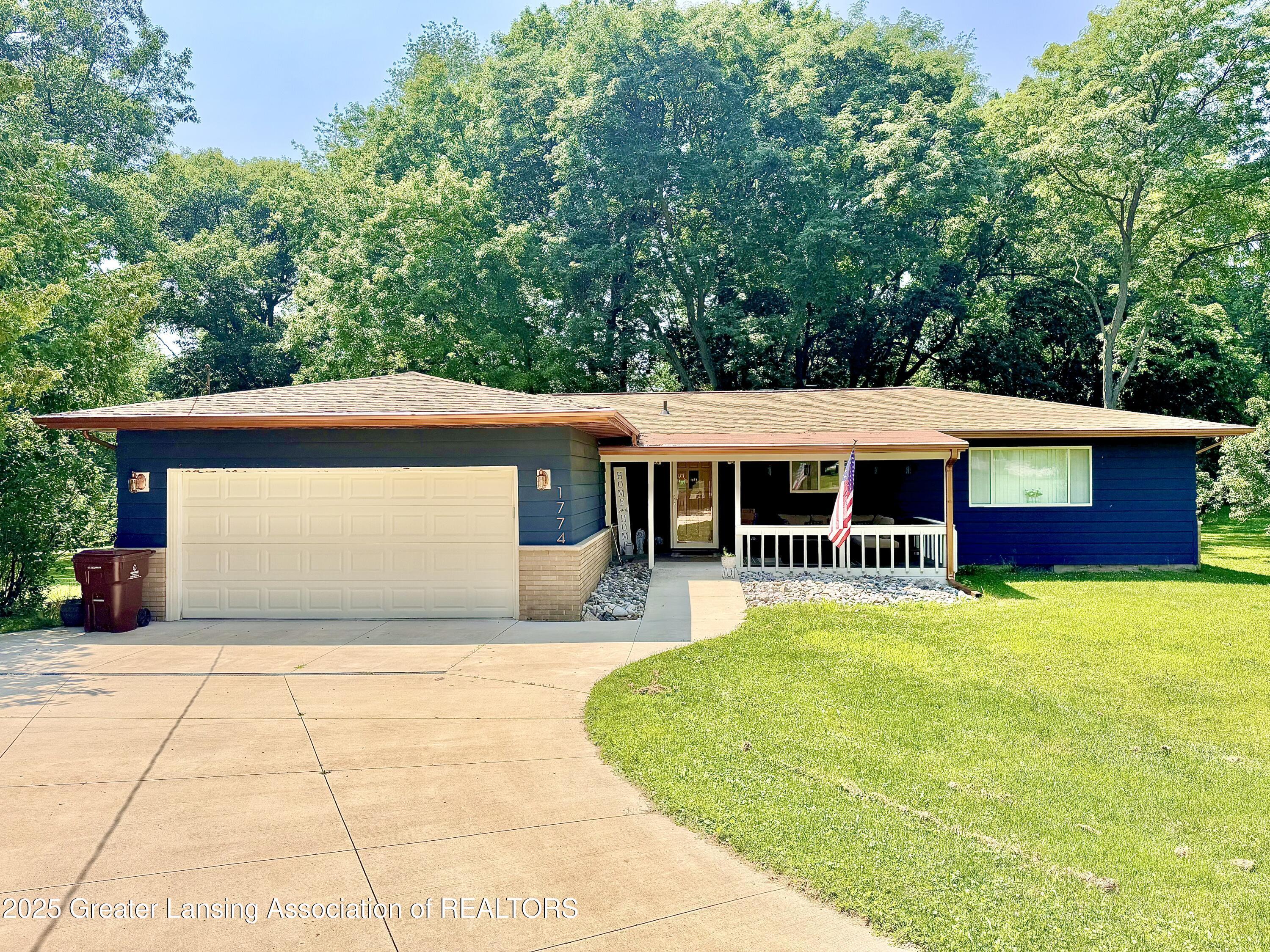 Property Photo:  1774 Harvey Drive  MI 48895 