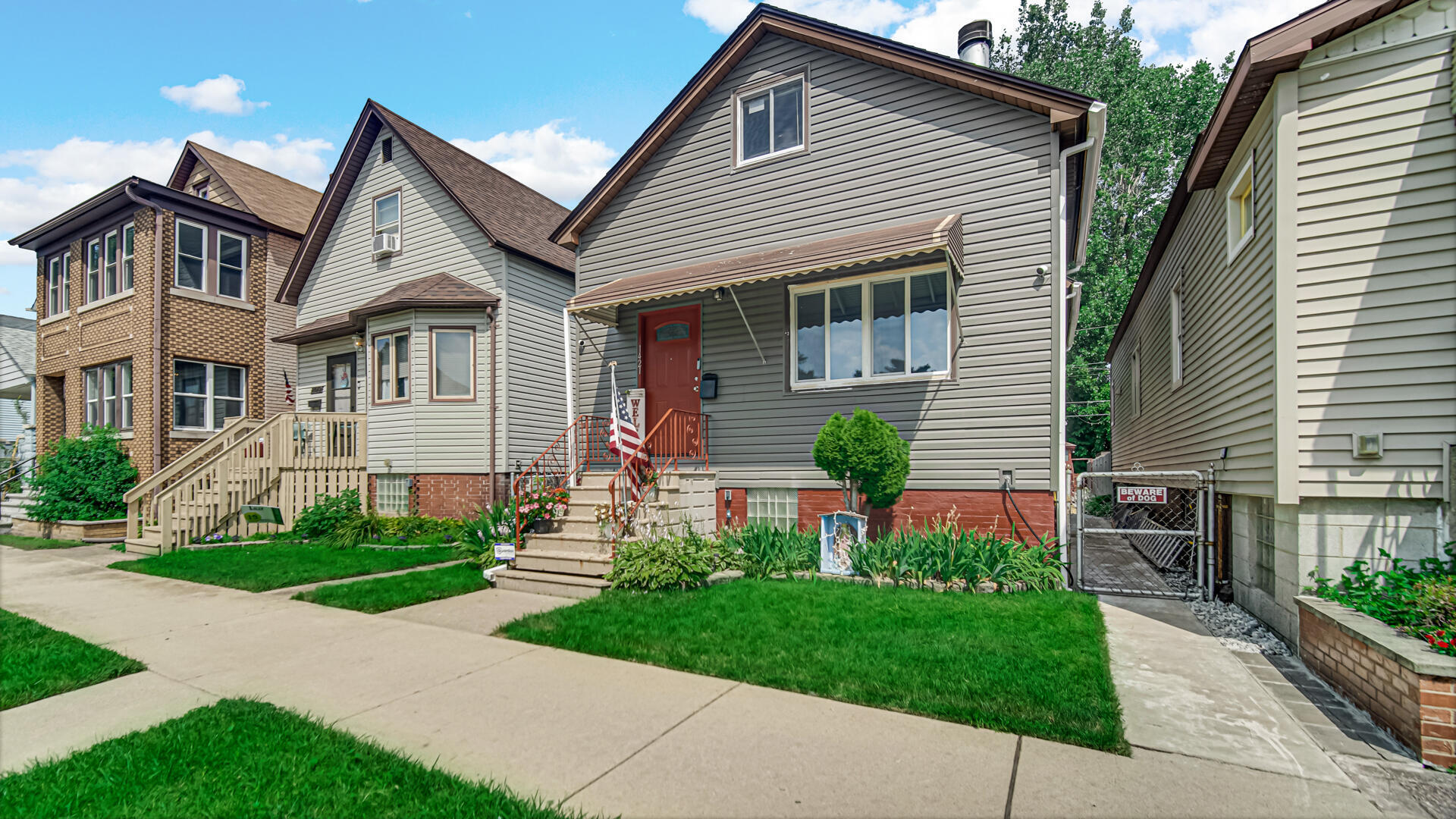 Property Photo: 1421 Roberts Avenue IN 46394