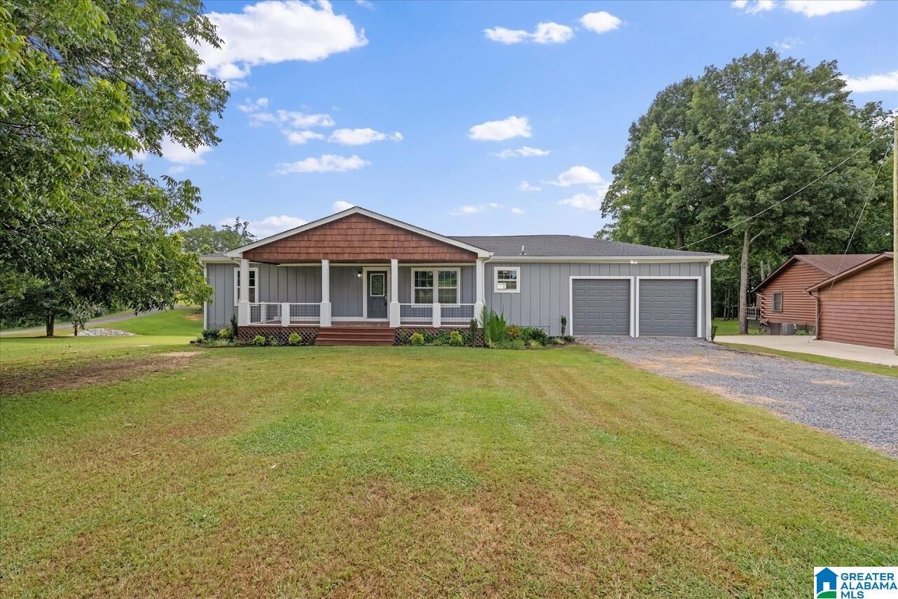 Property Photo:  605 County Road 462  AL 35960 