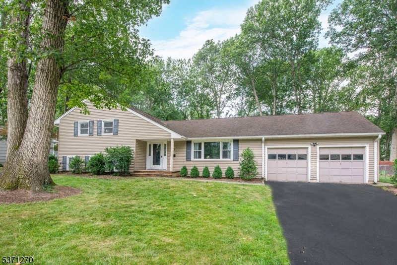 Property Photo: 90 Greenbriar Dr NJ 07922