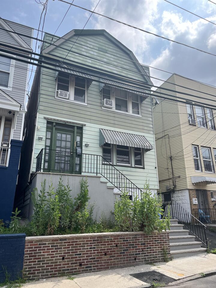 262 Winfield Ave 1  Jc, West Bergen NJ 07305 photo