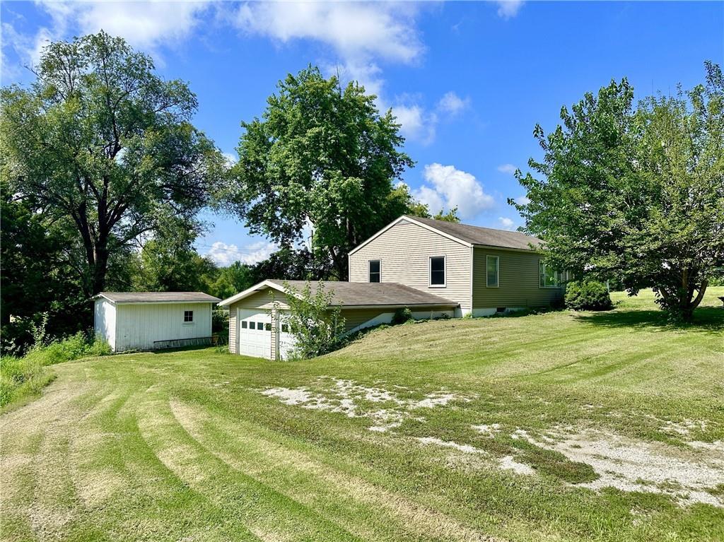 Property Photo: 906 W 13th Court MO 64683