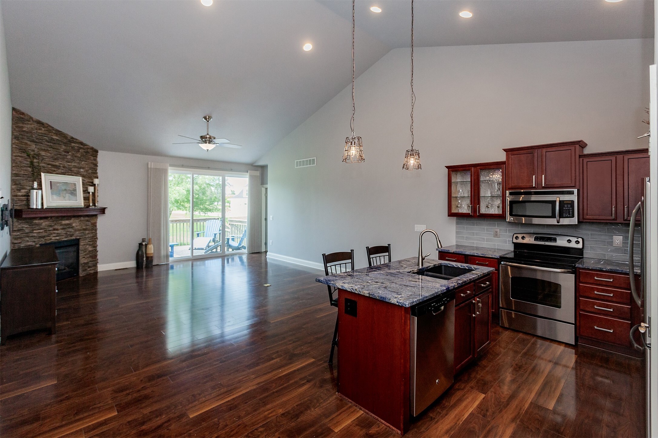 Property Photo: 938 15th Avenue SE IA 50009