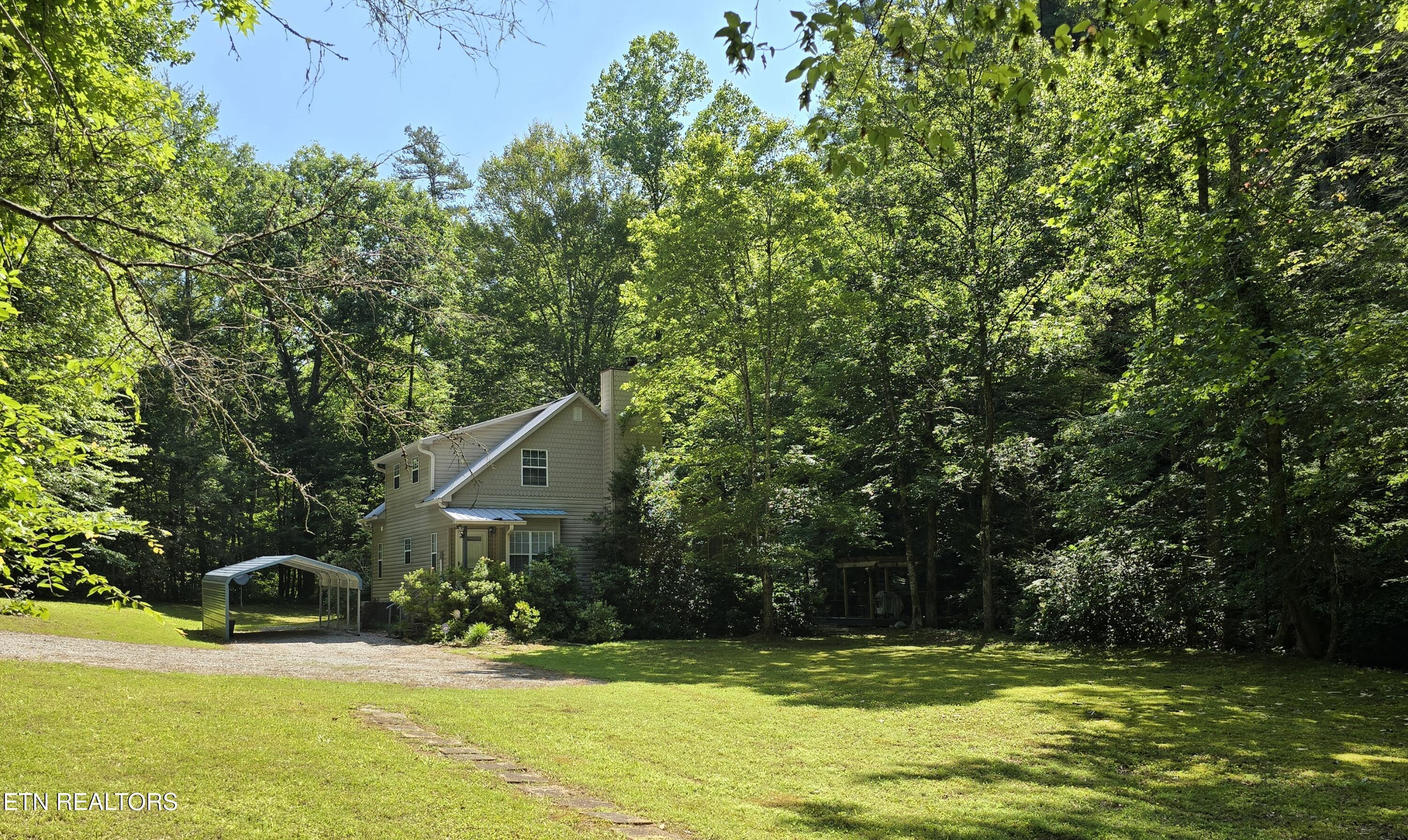 Property Photo: 1316 E Miller'S Cove Rd TN 37886