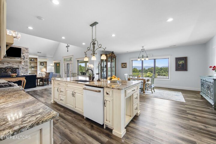 Property Photo: 5925 Sevierville Rd TN 37865