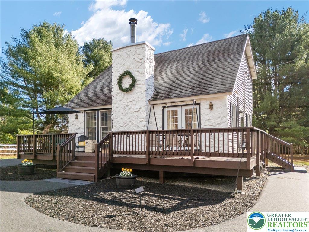 Property Photo: 64 Autumn Lane PA 18229