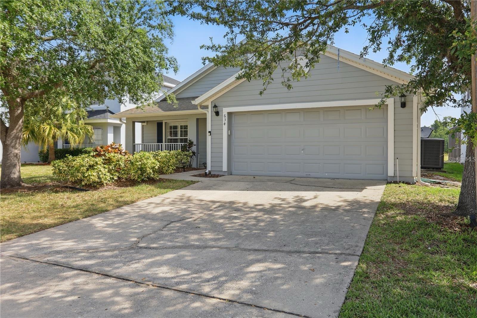 Property Photo: 634 Chadbury Way FL 34744