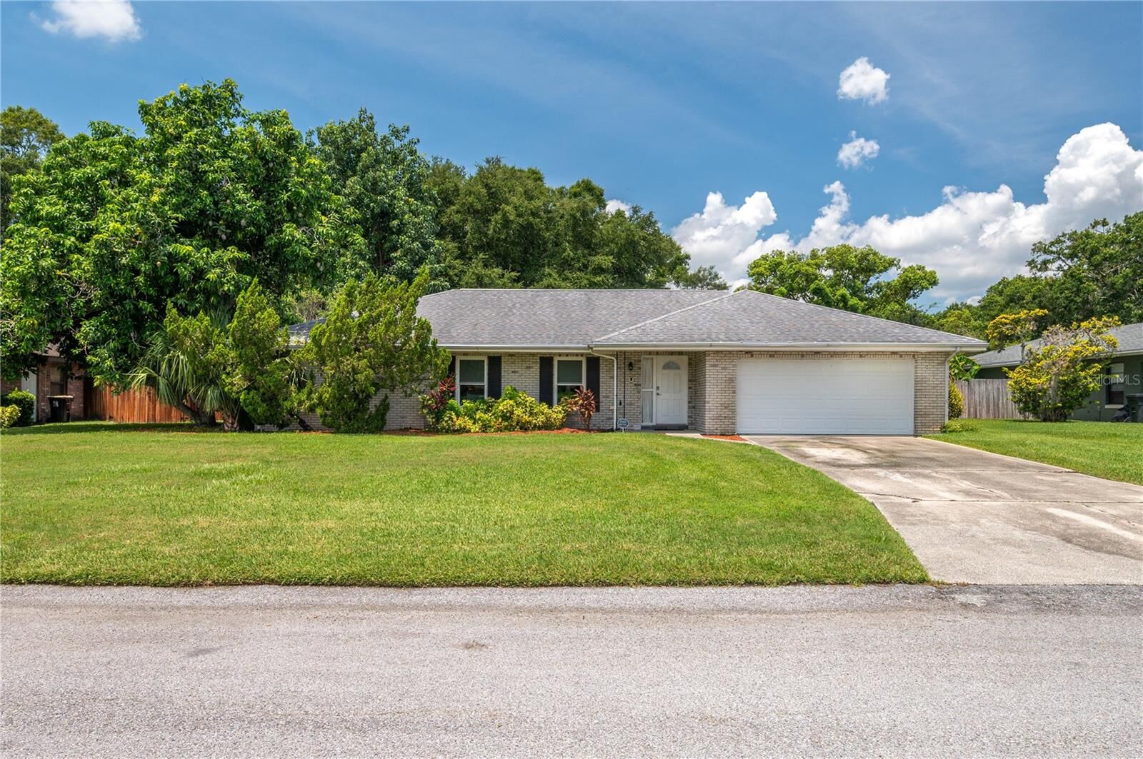 Property Photo: 305 Hernando Road FL 33884