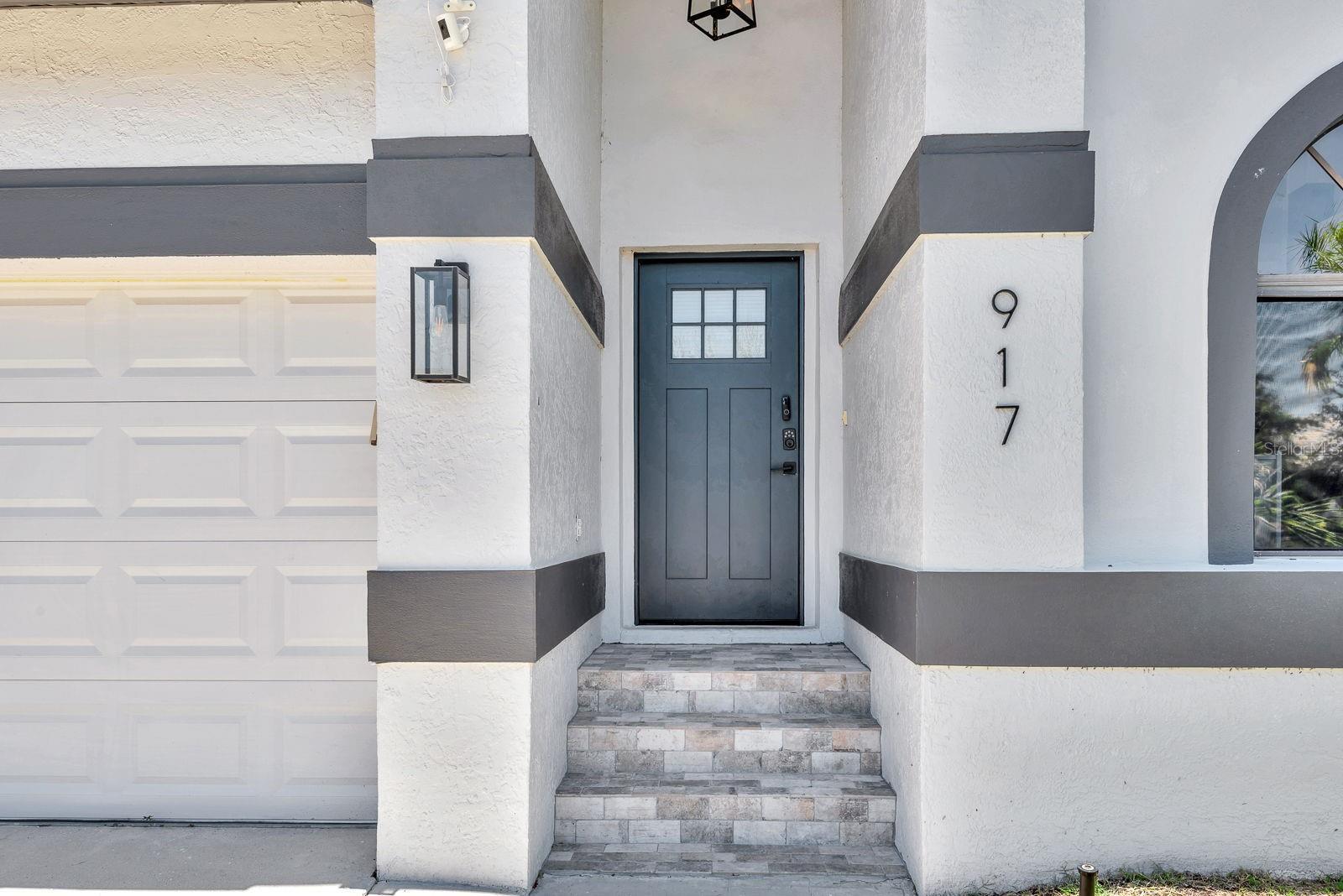 Property Photo: 917 Shagos Drive FL 33572