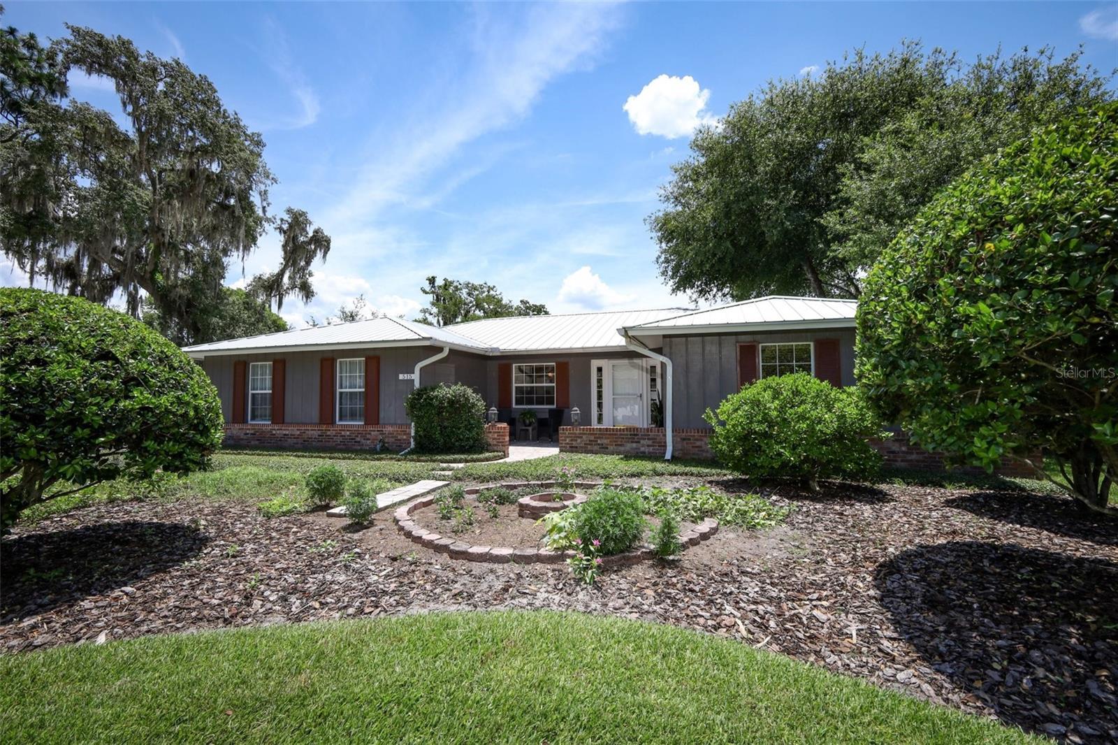 Property Photo:  515 Devonshire Boulevard  FL 32750 