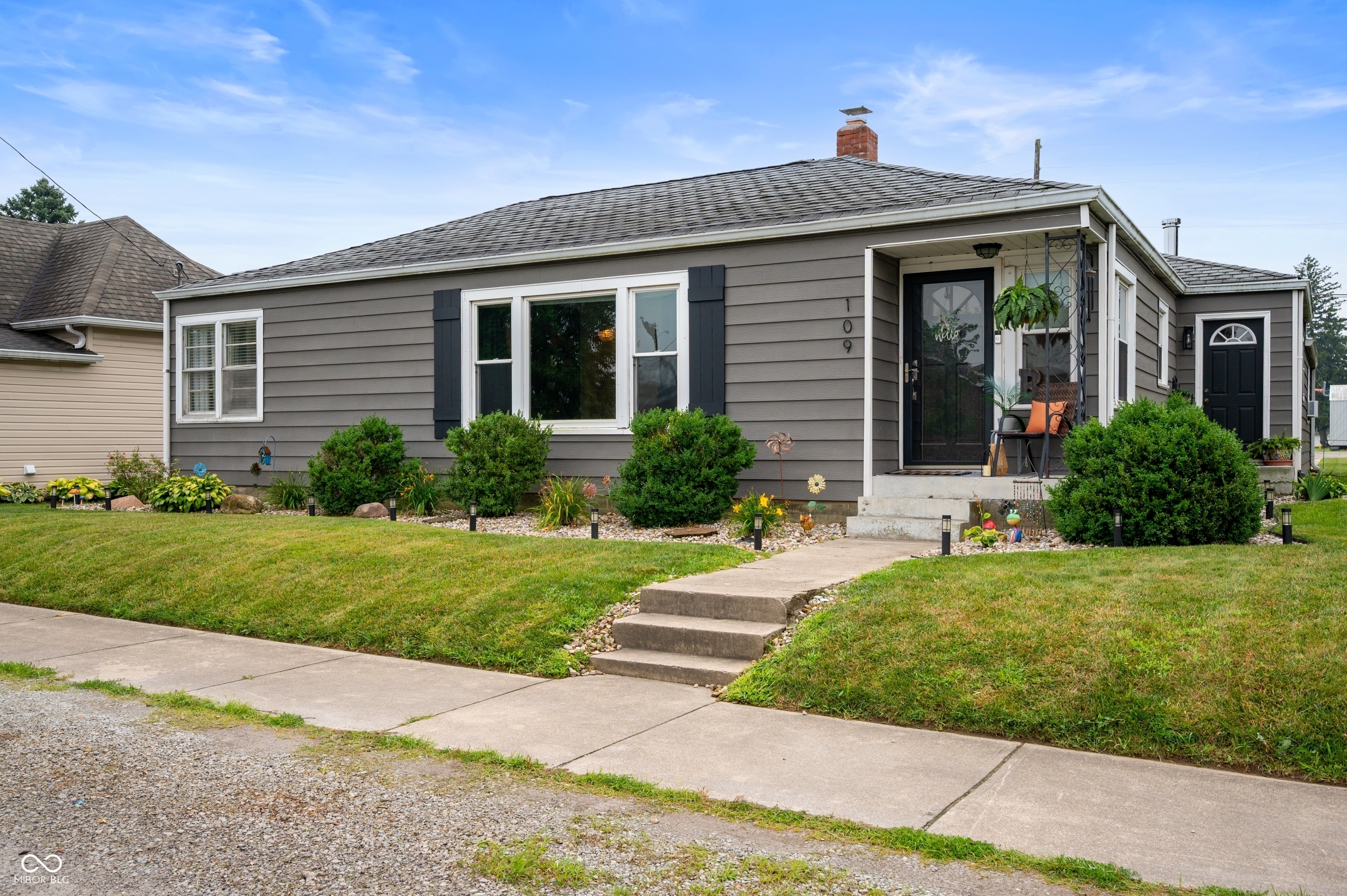 Property Photo:  109 W 9th Street  IN 46051 