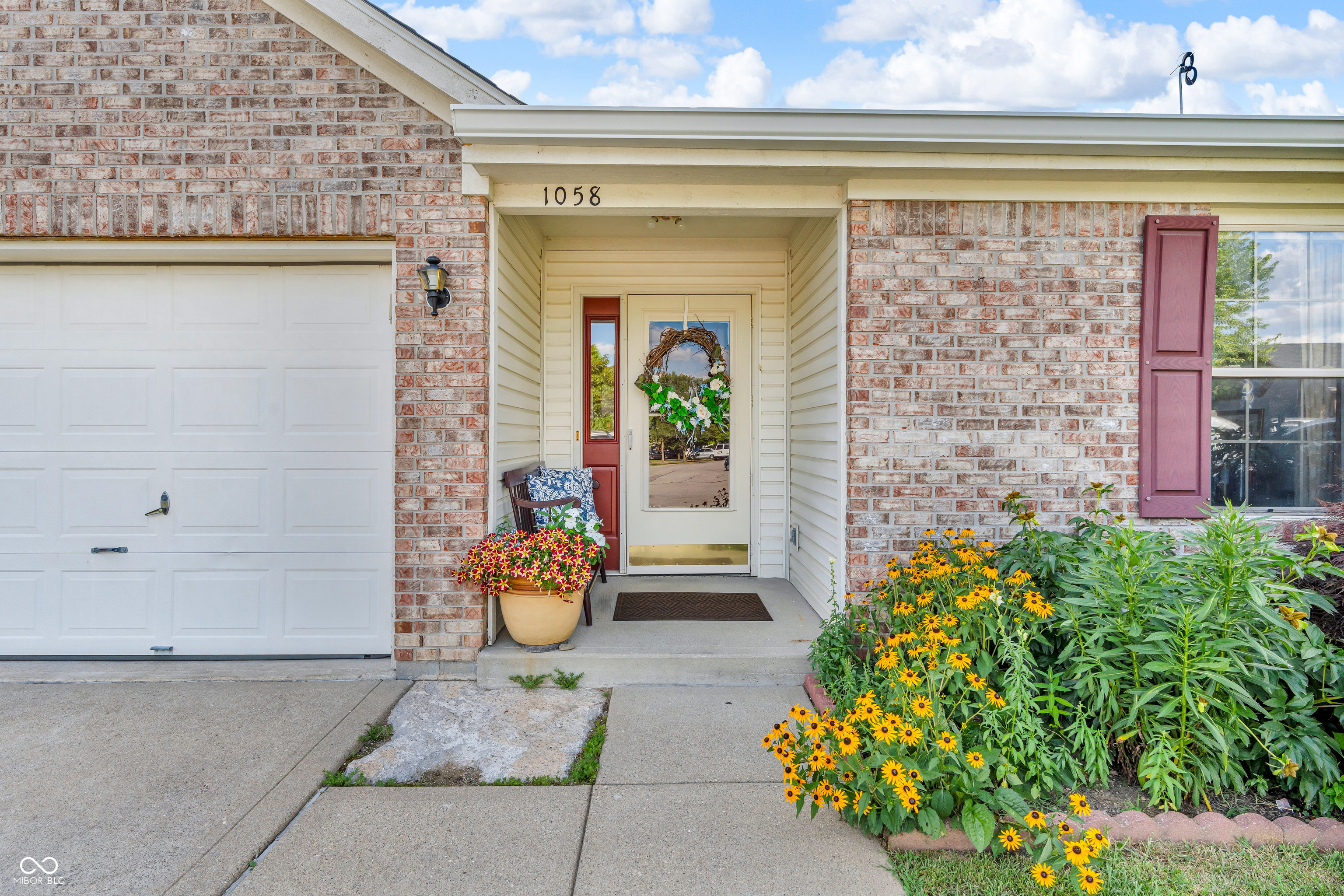Property Photo: 1058 Creekwood Lane IN 46131