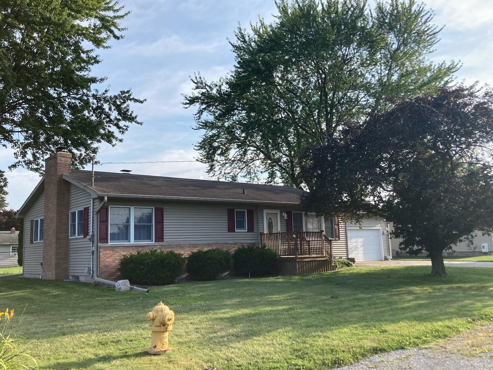 Property Photo: 407 W Clara Street MI 48634-9531