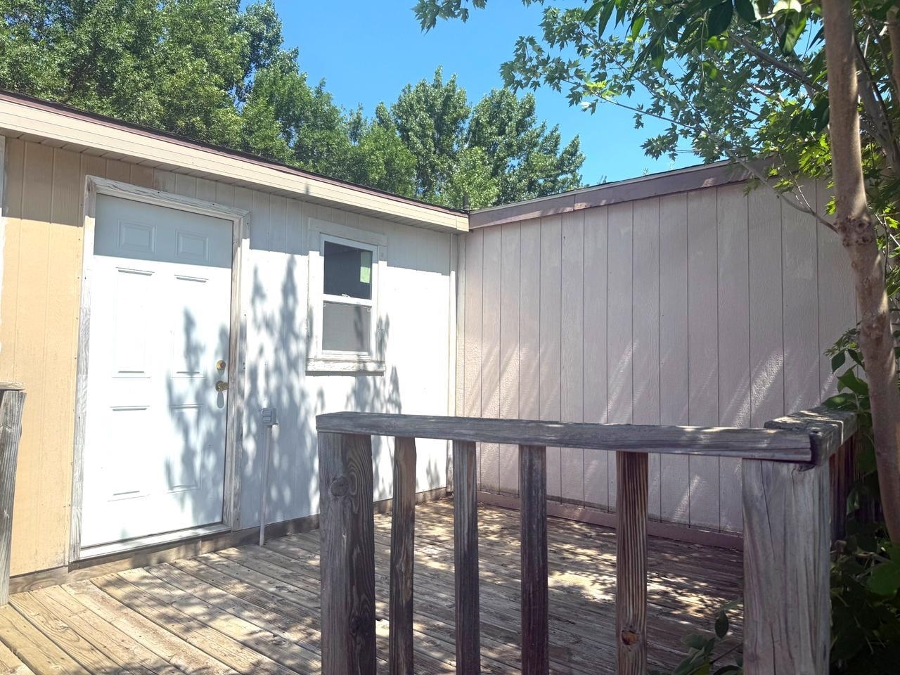 Property Photo: 1013 Adams Ave ND 58701-0000