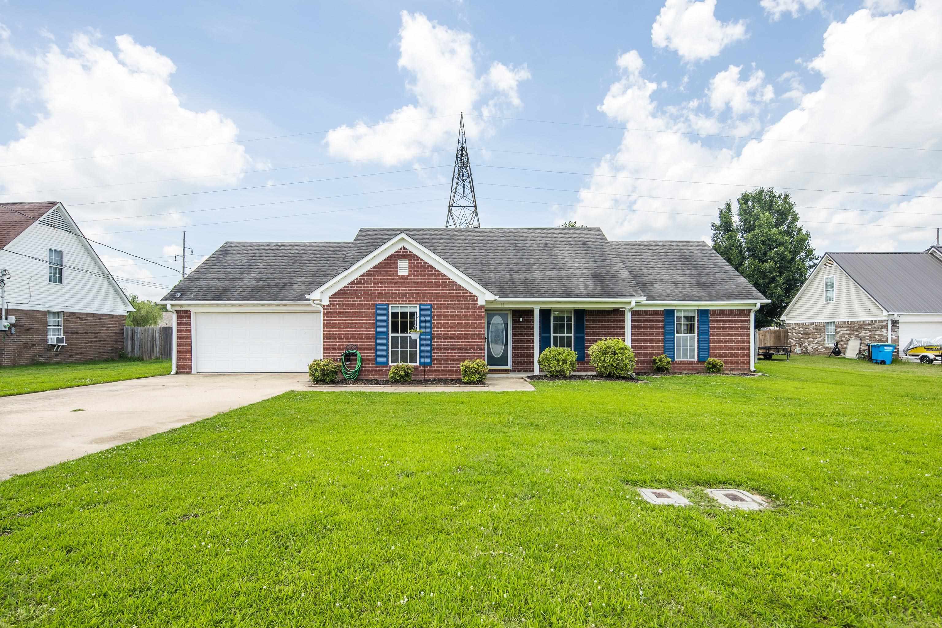 Property Photo: 11 Woodshire Ln TN 38011