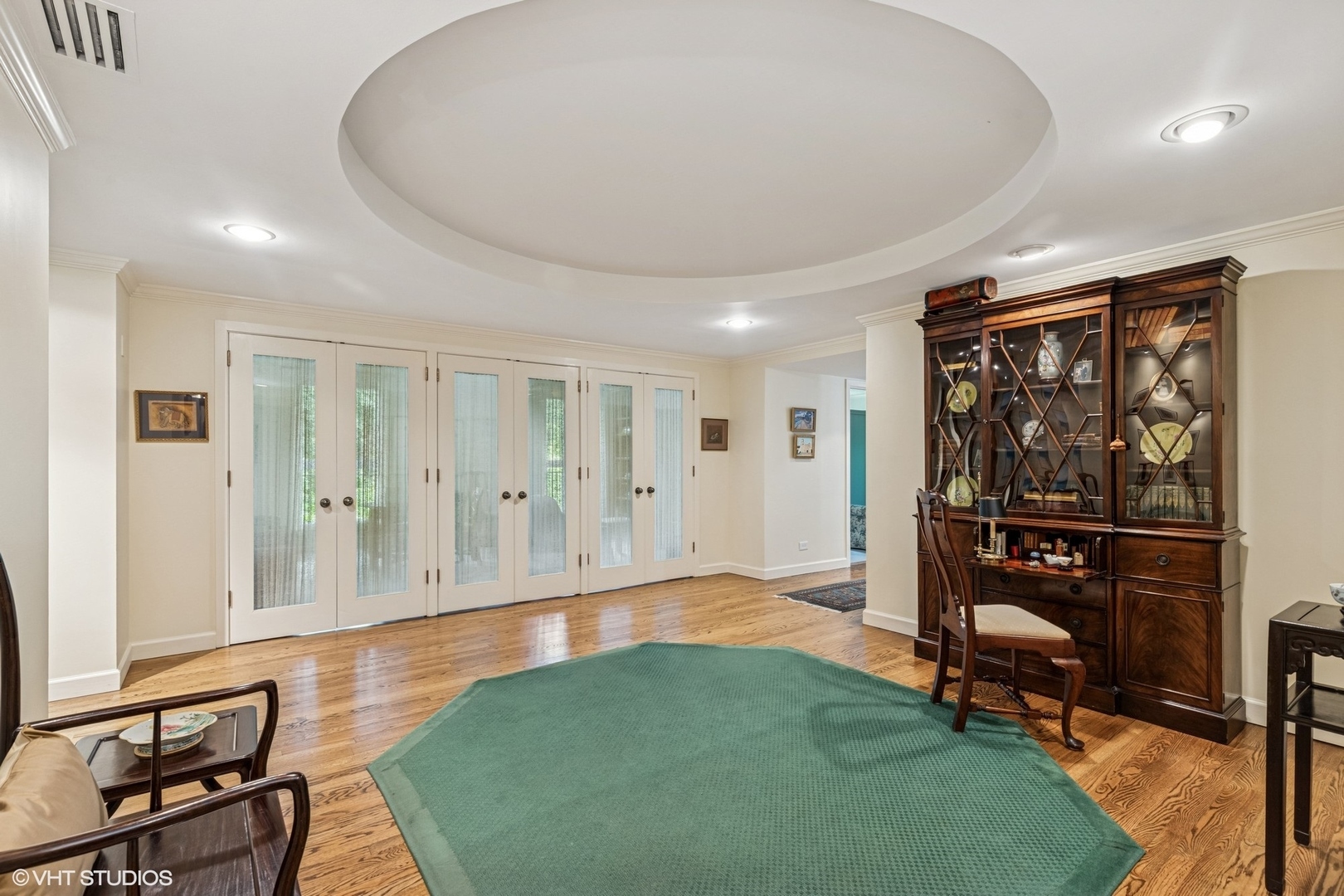 Property Photo: 533 N Mayflower Road C IL 60045