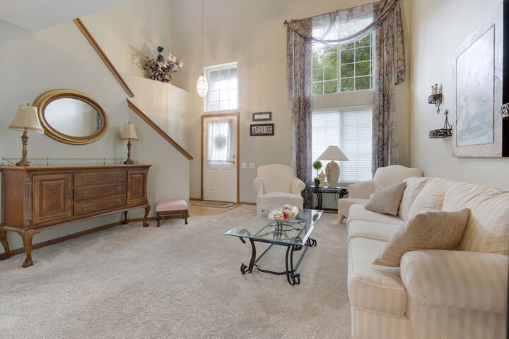 Property Photo: 410 Briarwood Lane IL 60102