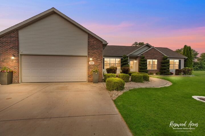 3083 Deer Run Drive  Kankakee IL 60901 photo
