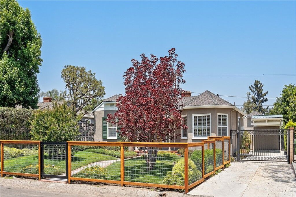 Property Photo:  4658 Laurelgrove Avenue  CA 91604 