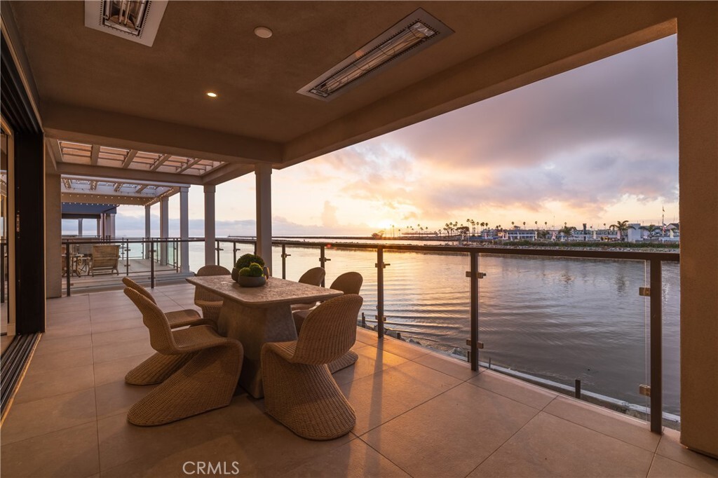 Property Photo:  205 Ocean Place  CA 90740 